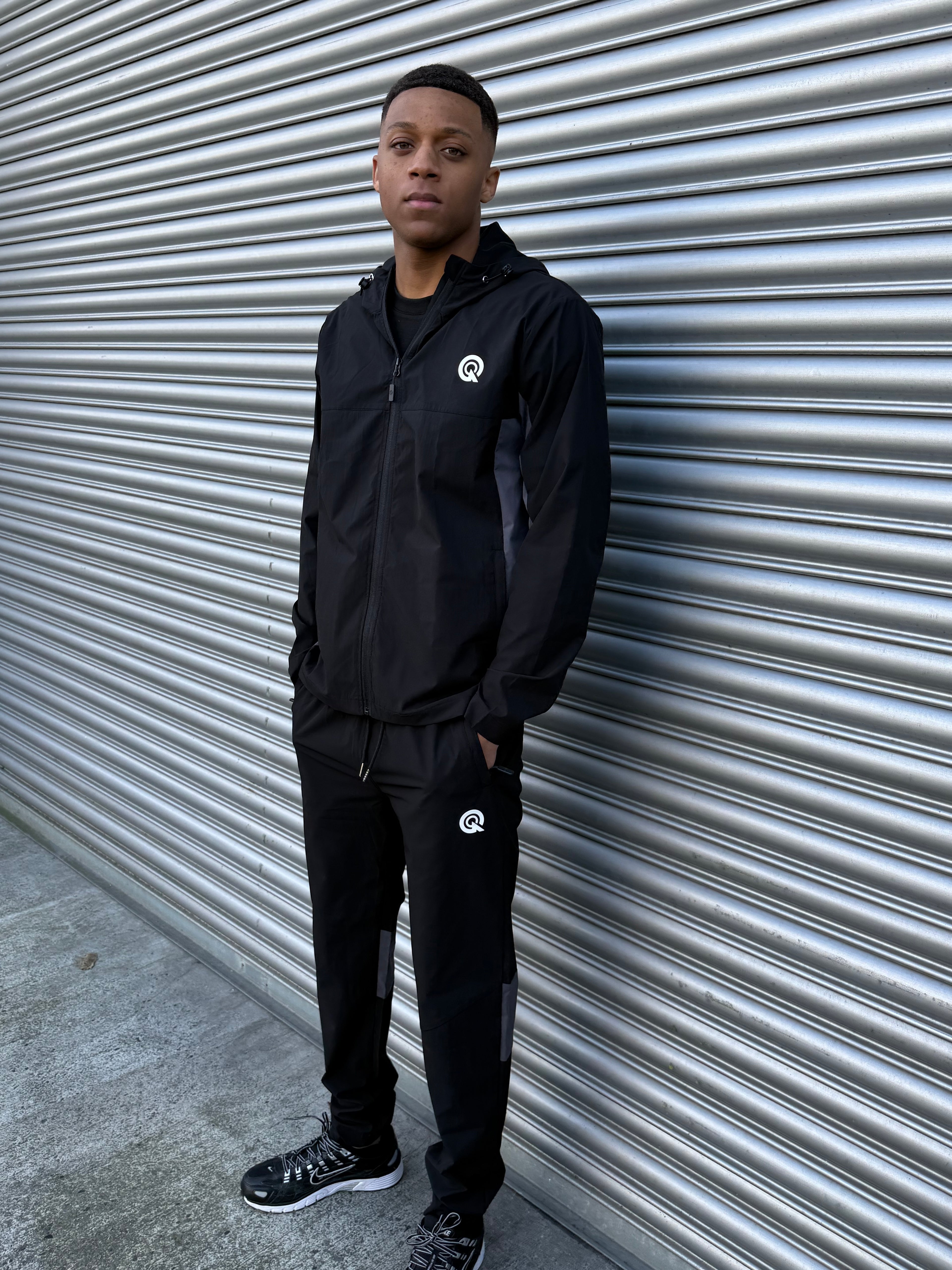 BLACK/GREY PULSE JACKET