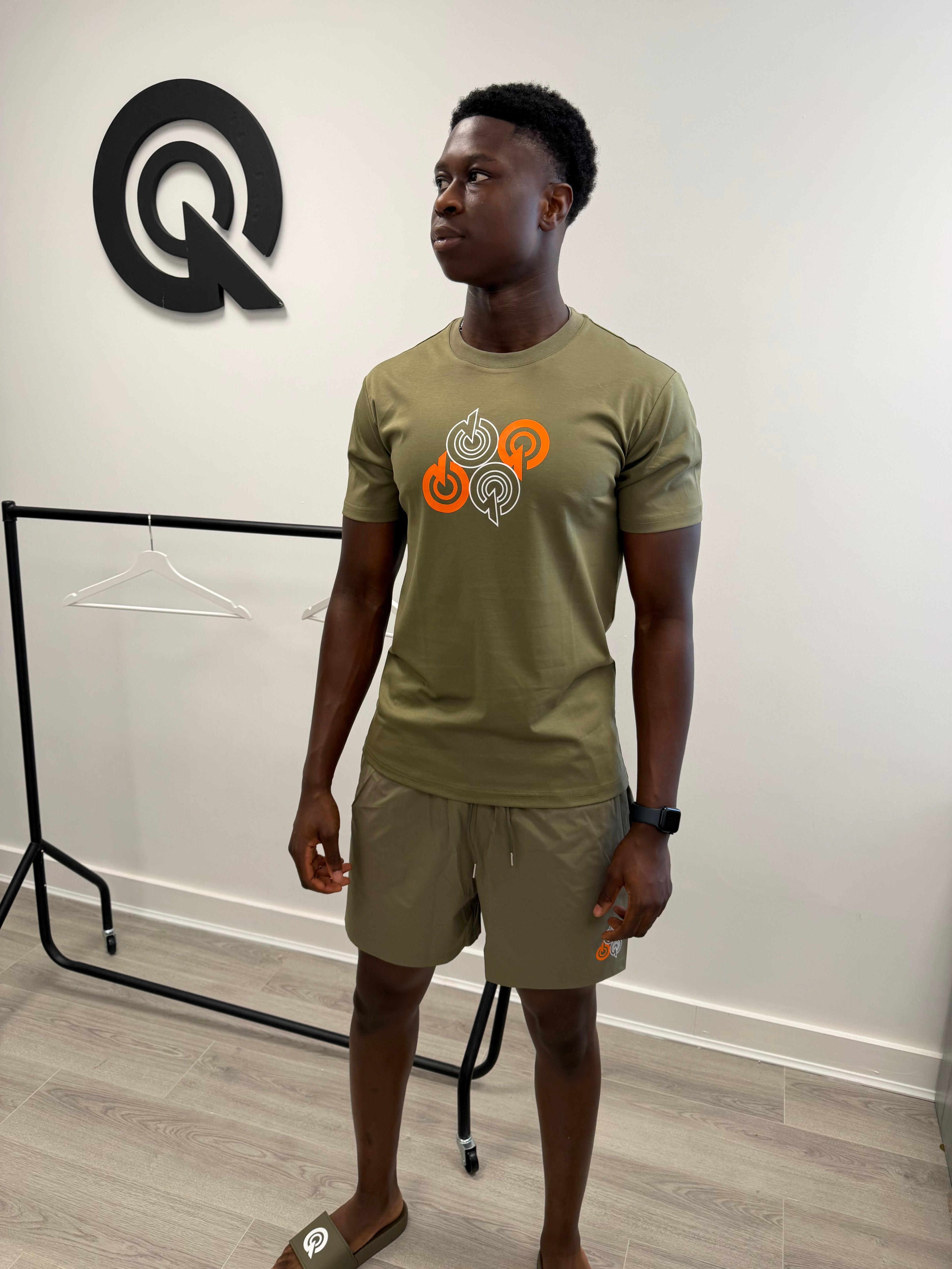 KHAKI/ORANGE 4Q TEE
