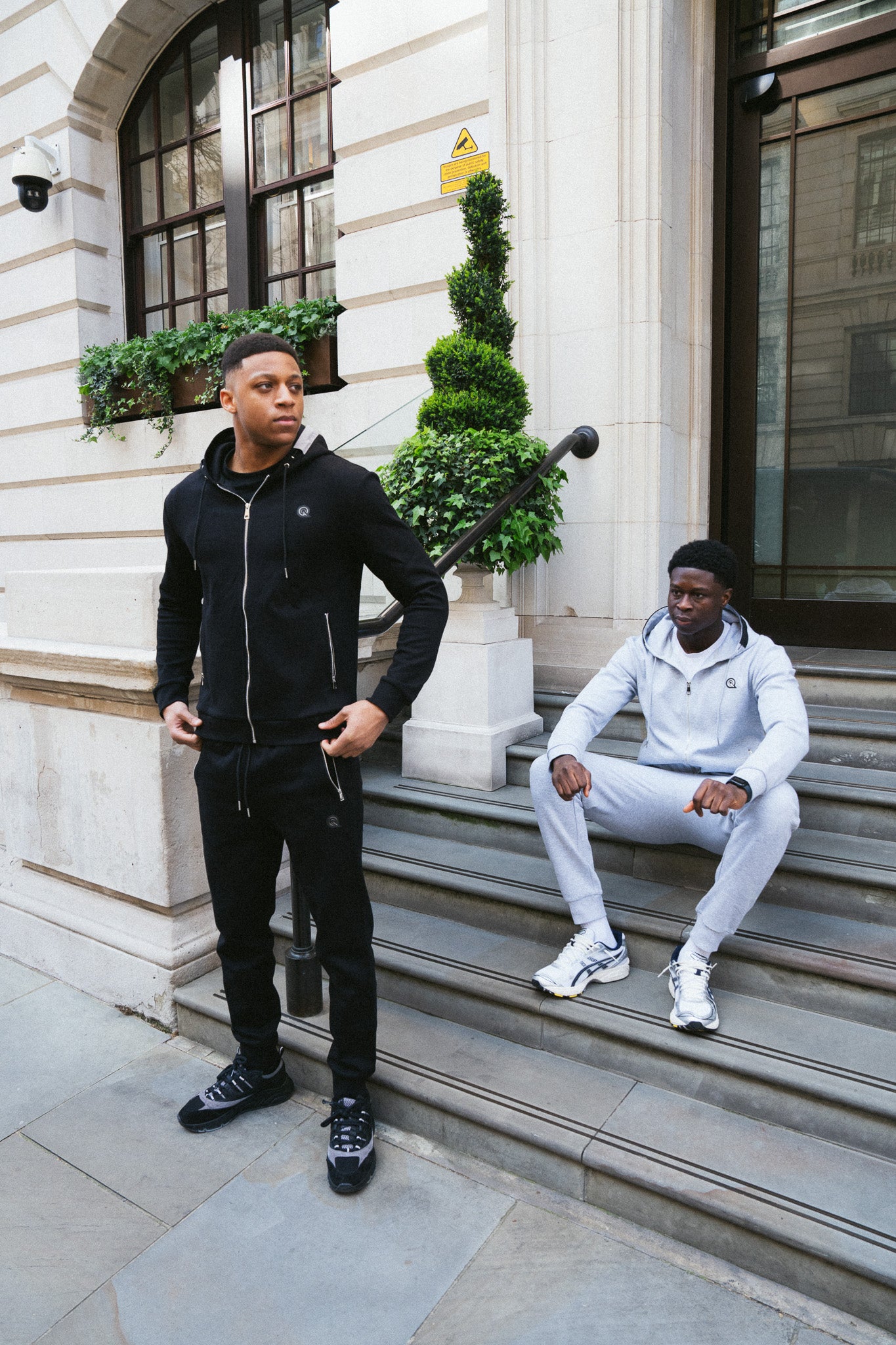 BLACK/GREY CONTRAST ZIP UP HOODIE