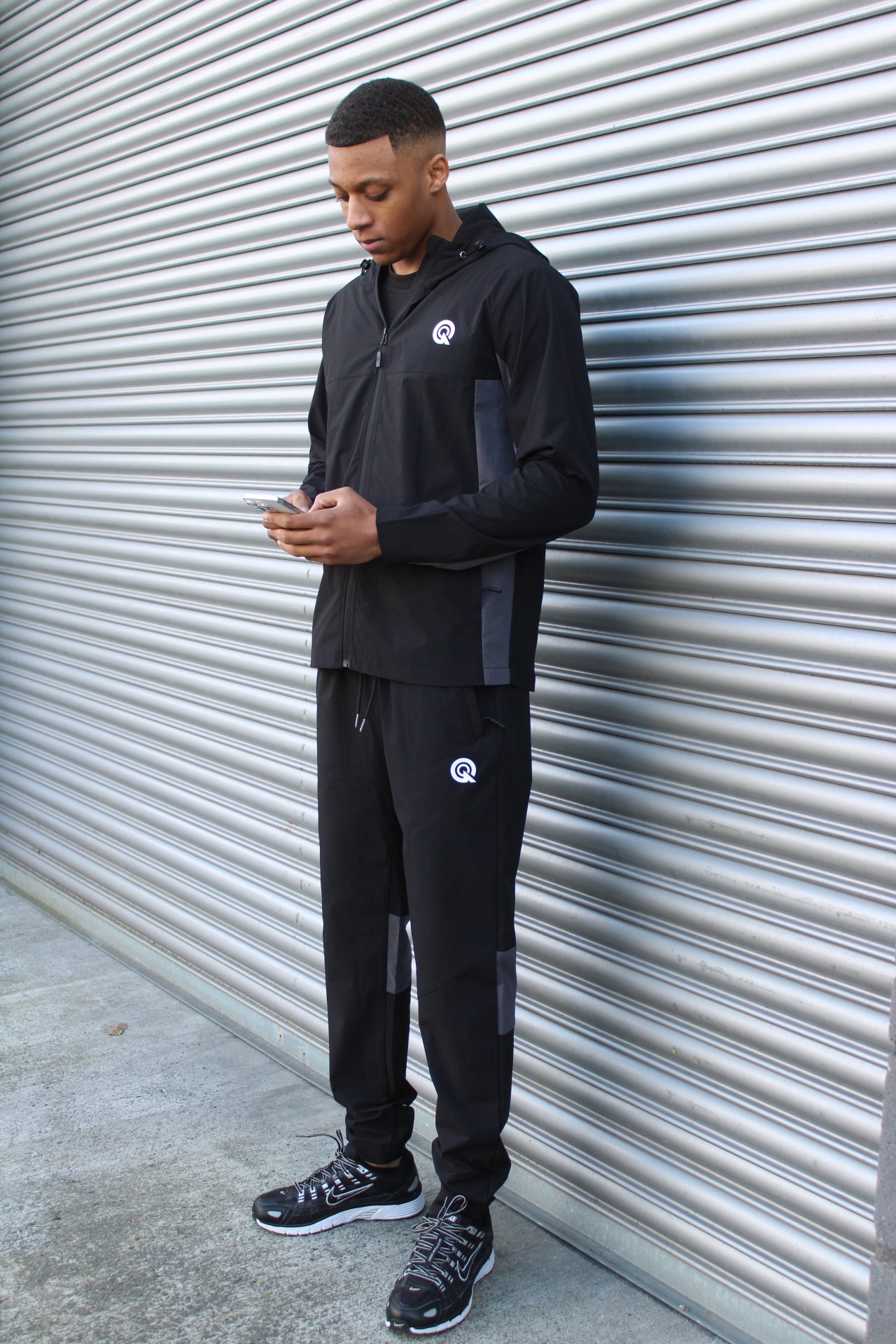 BLACK/GREY PULSE JACKET
